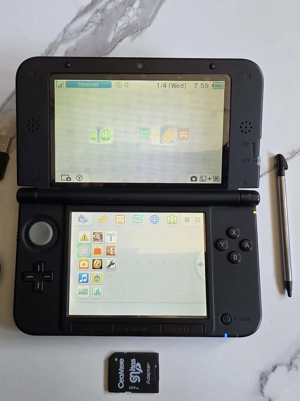 Nintendo 3DS XL Handheld Console - Grat With 128gb SD Card